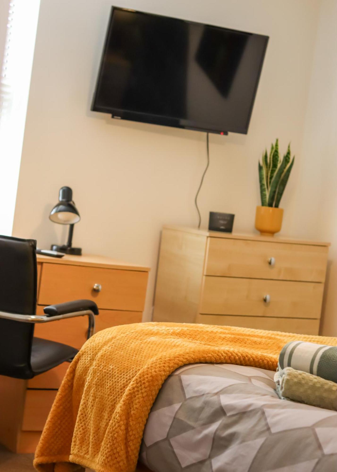 Book Your Near Bailgate The Heart Of Lincoln! Short Let & Longer Bookings Welcome, Weekly And Monthly Offers
