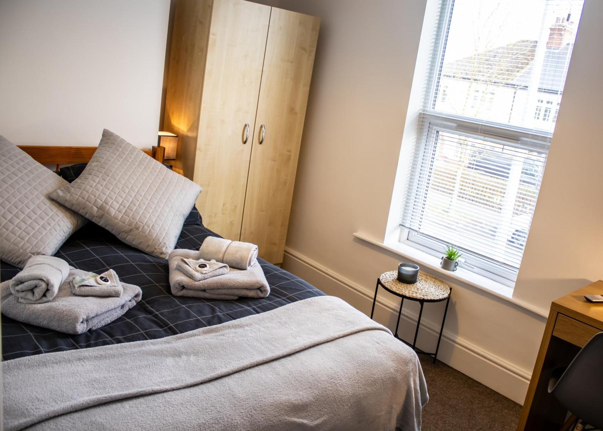 Book Your Near Bailgate The Heart Of Lincoln! Short Let & Longer Bookings Welcome, Weekly And Monthly Offers Holiday home