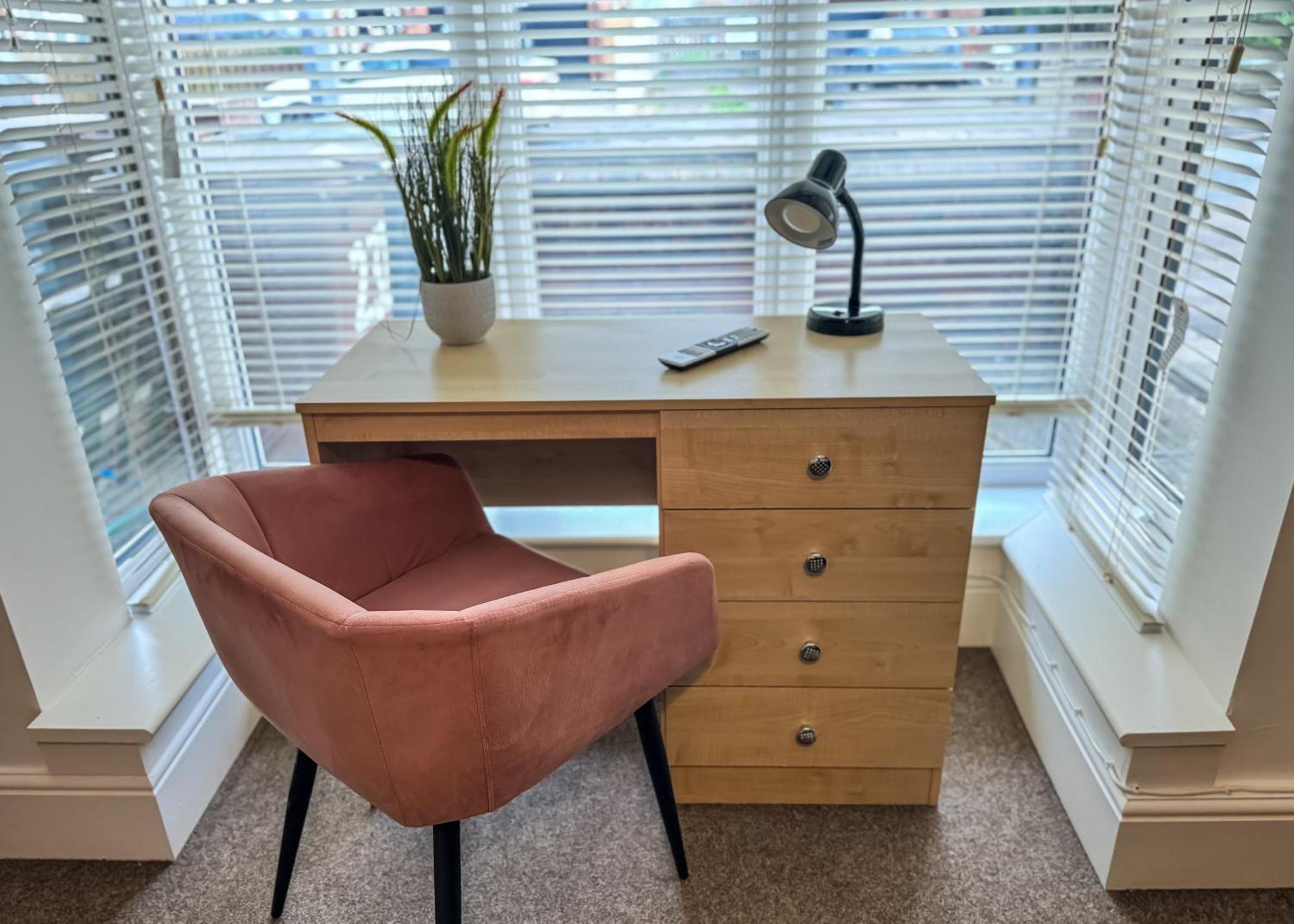 Book Your Near Bailgate The Heart Of Lincoln! Short Let & Longer Bookings Welcome, Weekly And Monthly Offers Holiday home